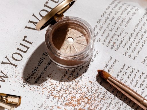 eyeliner, makeup, beauty, make-up, cosmetics, brush, makeup brush, glitter, gold, gold powder, fashion, makeup, makeup, makeup, makeup, makeup, cosmetics, cosmetics, cosmetics